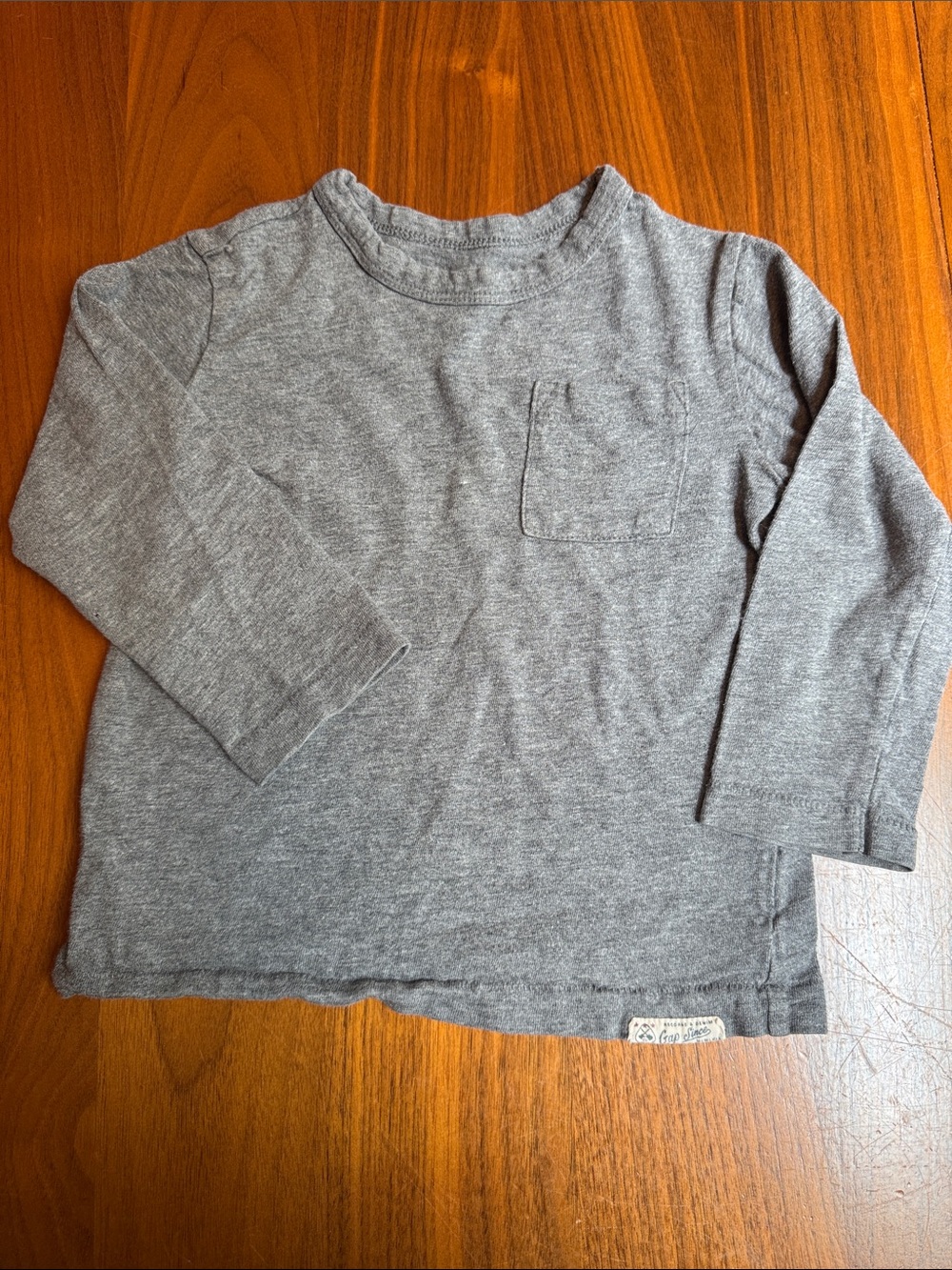 GAP Kids Long-Sleeve Pocket Tee - Heather Gray